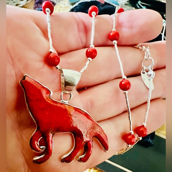 Plum Coral Wolf Pendant on Coral Beaded Liquid Sterling Silver 18" Necklace NWT - Picture 5 of 11